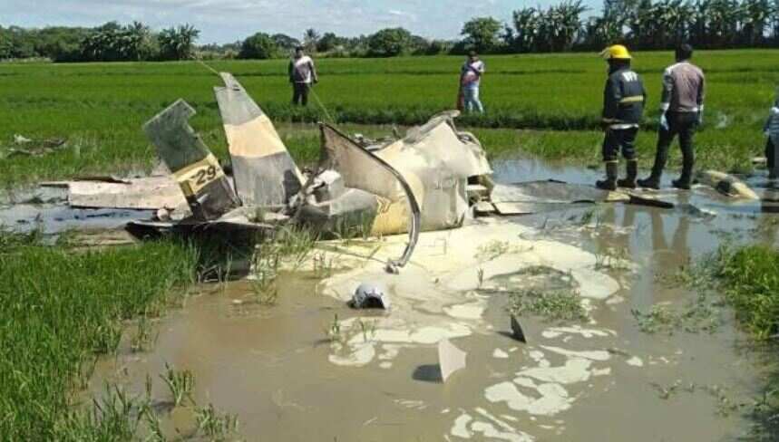 Philippines: Two air force pilots killed after trainer plane crashes in Bataan, say reports