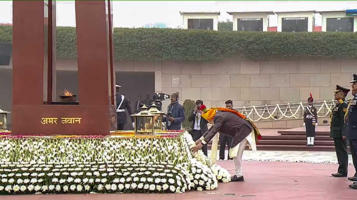 Tribute to fallen heroes
