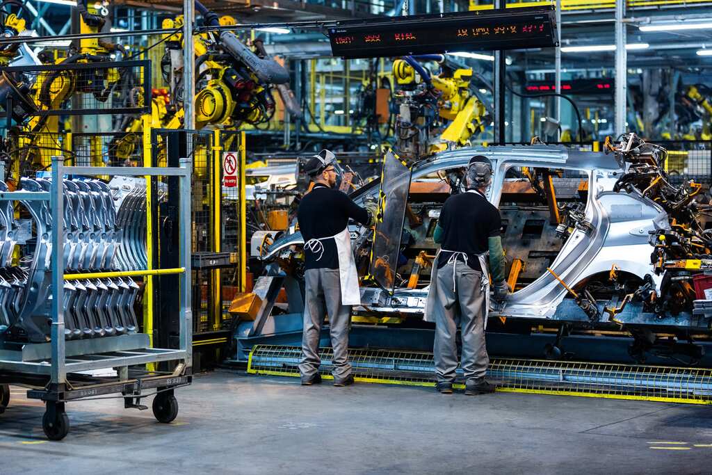 UK car production drops to new low; car makers express concerns say UK has no strategy