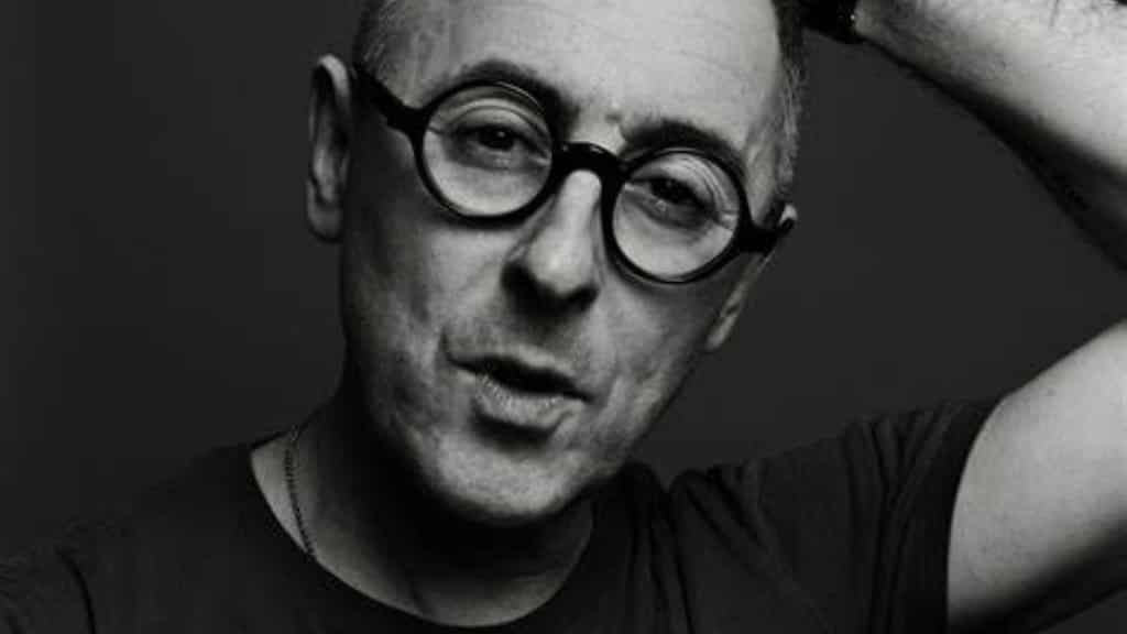 Actor Alan Cumming hands back UK medal in anti-empire protest
