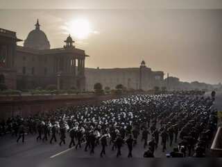 India: President Murmu and Prime Minister Modi present for beating retreat 2023