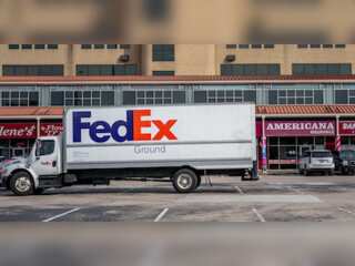 FedEx layoffs include officers, directors; cuts 10% of management jobs