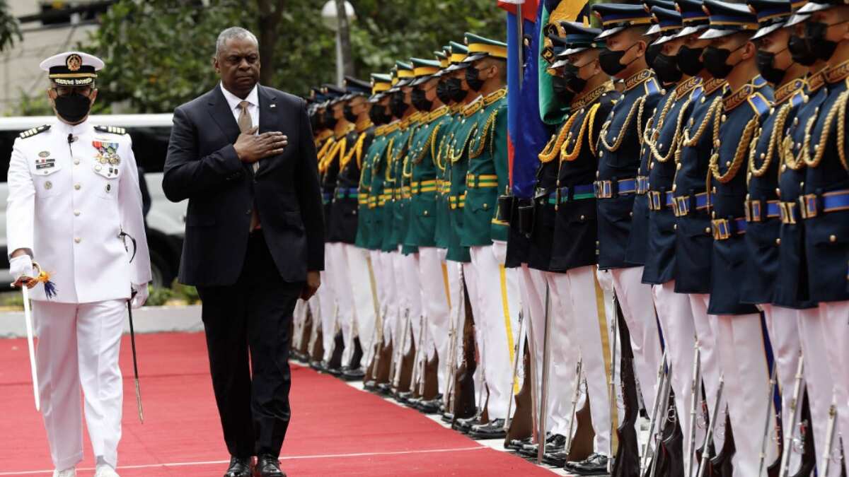 Close to Taiwan, the Philippines grants US wider access to military bases