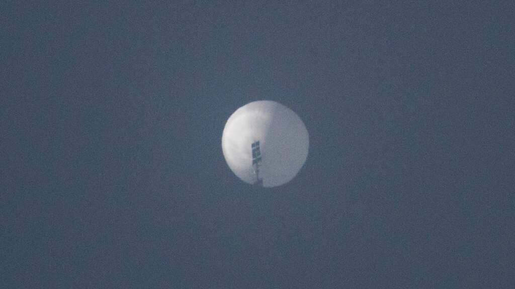 Suspected Chinese spy balloon flying over the US being tracked, Pentagon says