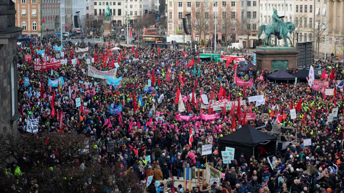 Denmark: Thousands protest cancelling of public holiday - World News