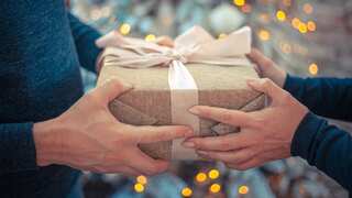 Valentine's Day 2023 Gift Guide: Best surprise you can plan for your wife