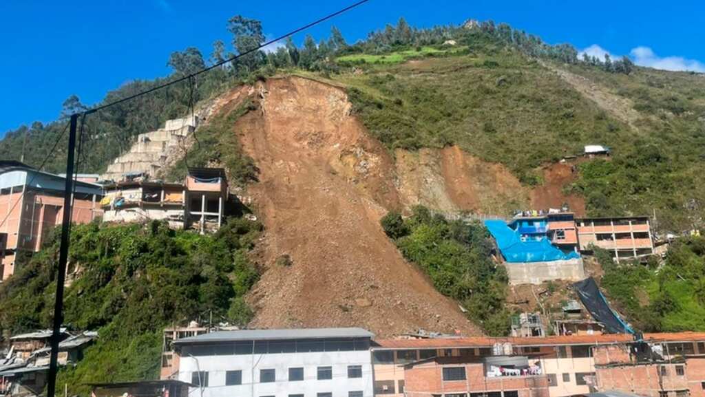 At least 35 dead, five missing in Peru landslides
