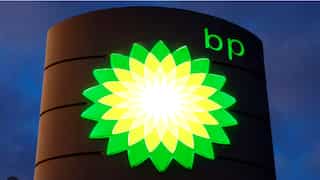 BP profit slumps on falling energy prices