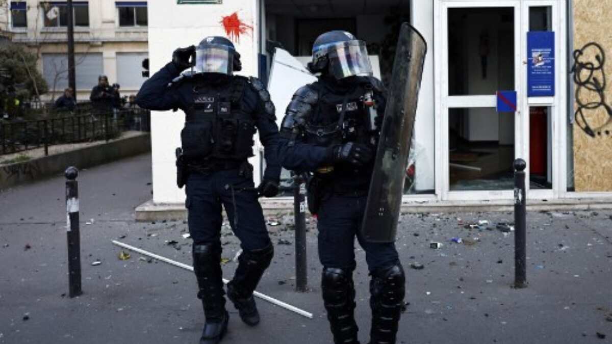 Police at position