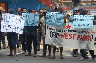 Indonesia: New Zealand pilot taken hostage by rebels seeking Papua independence