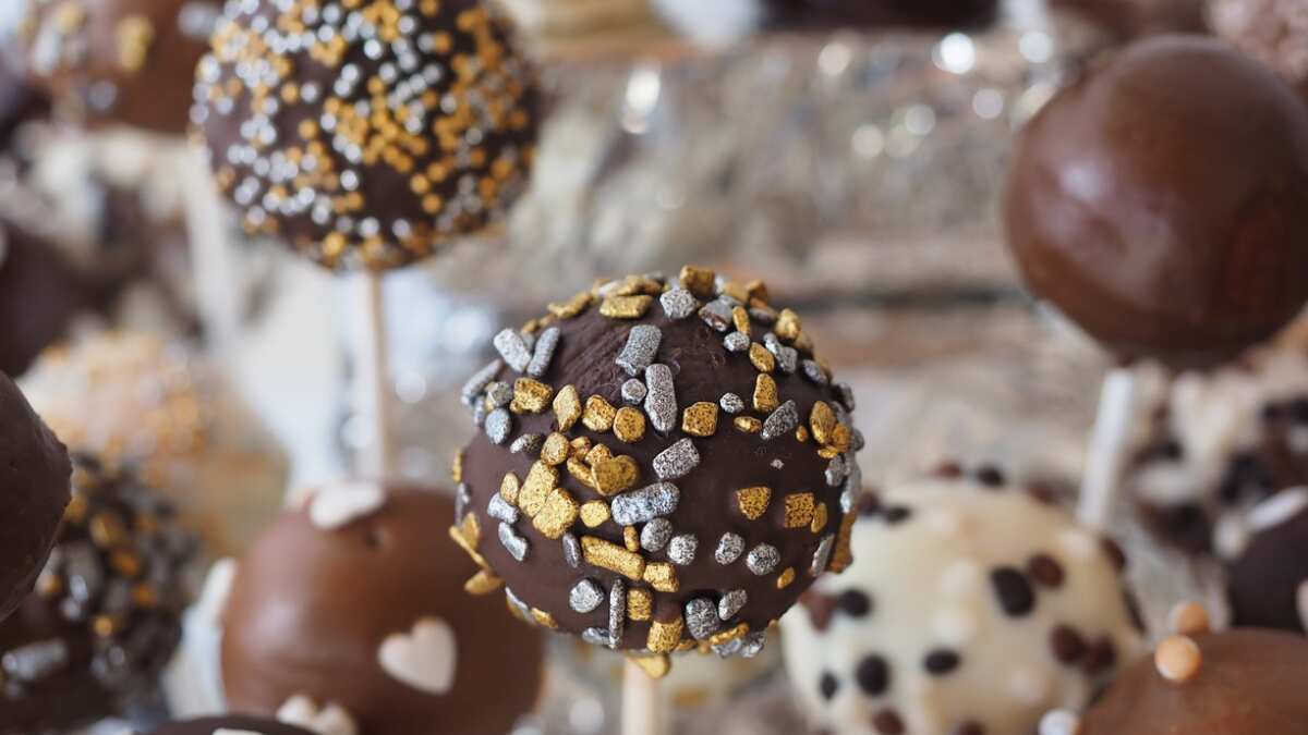 Chocolate Day 2023: Top 10 online stores to buy delicious and affordable chocolate in India Chocolate Day 2023: Top 10 online stores to buy delicious and affordable chocolate in India