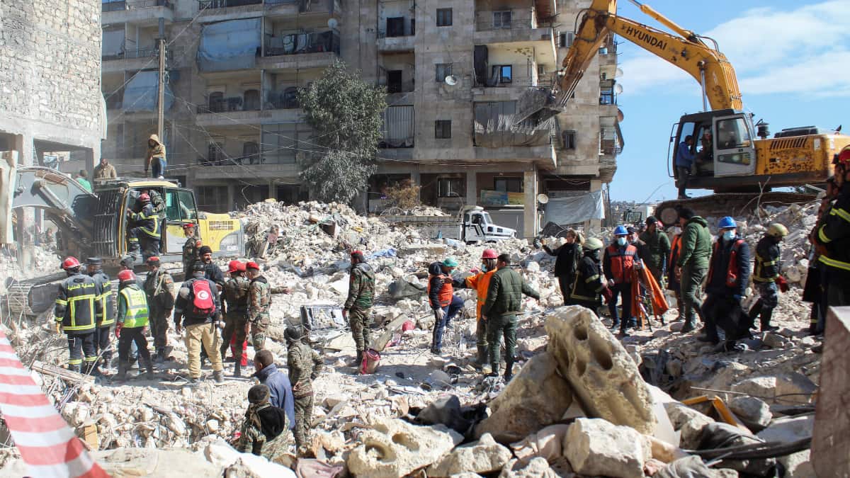 'Keeping hope alive': Family survives massive Turkey, Syria earthquake, rescued unscathed. Watch! 'Keeping hope alive': Family survives massive Turkey, Syria earthquake, rescued unscathed. Watch!