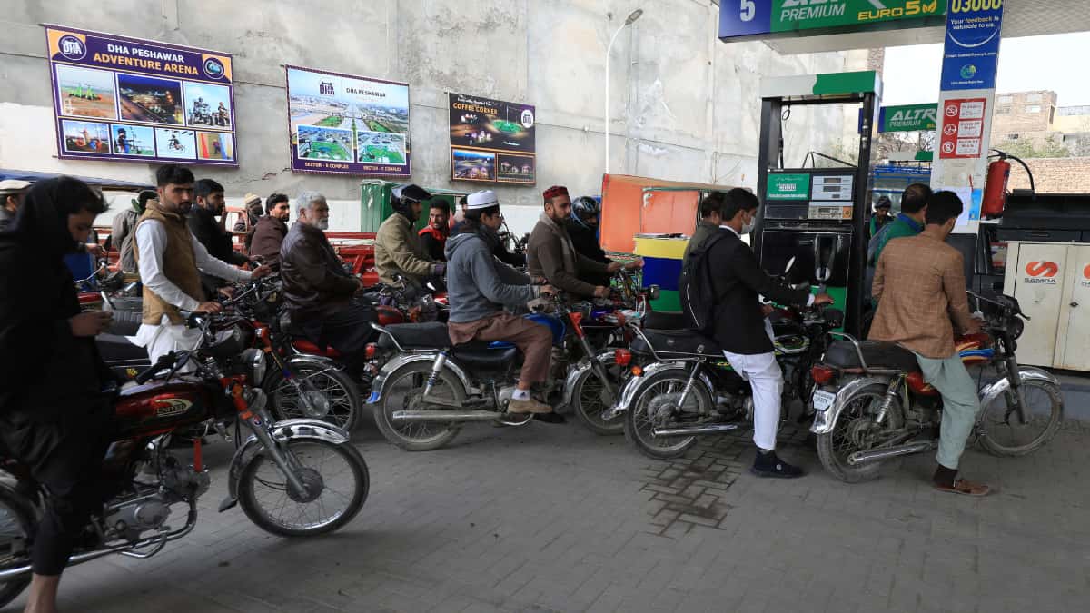 Pakistani minister confirms 'adequate' fuel supplies, warns companies against stockpiling Pakistani minister confirms 'adequate' fuel supplies, warns companies against stockpiling