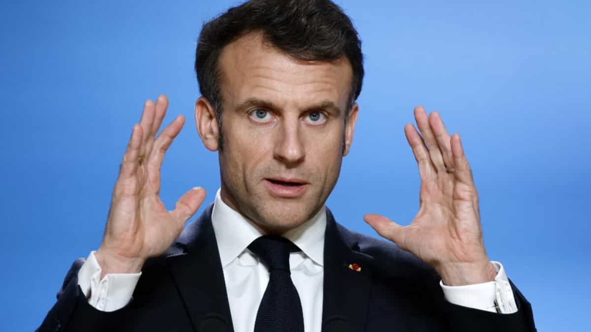 Macron says European allies won't be able to send fighter jets to Ukraine in coming weeks