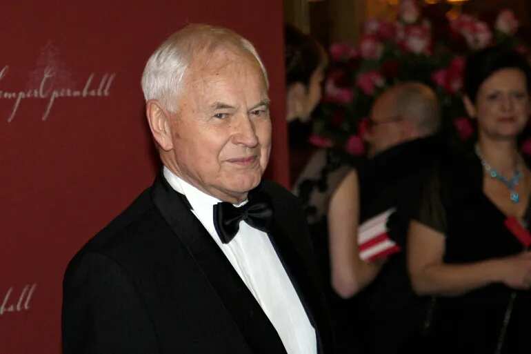Hans Modrow, East Germany’s last PM, dies at 95 Hans Modrow, East Germany’s last PM, dies at 95