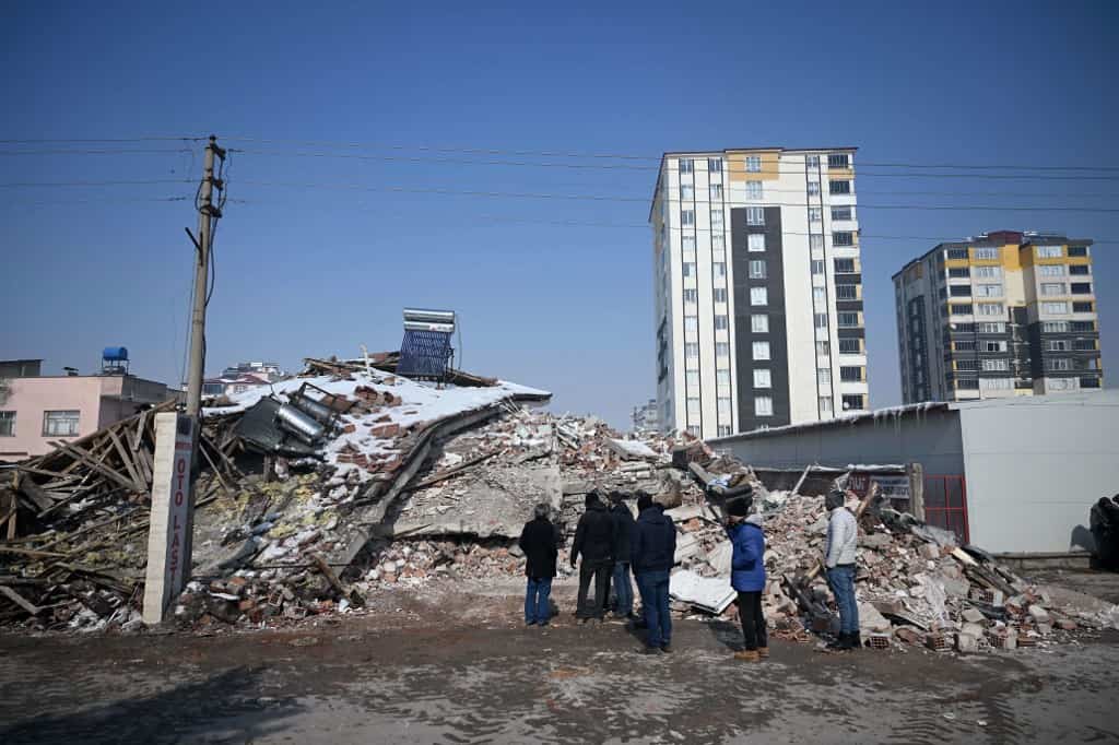 48 arrested in Turkey for looting, defrauding earthquake-hit victims