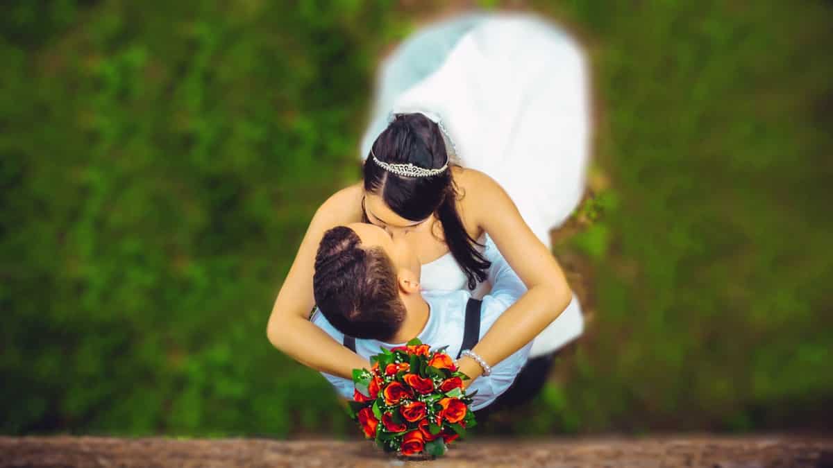 Kiss Day 2023: 10 ways to make your breath smell ridiculously fresh this Valentine's day Kiss Day 2023: 10 ways to make your breath smell ridiculously fresh this Valentine's day