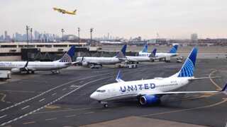 Near-crash: United flight plunged towards ocean for 21 seconds, 800 feet away from water before climbing back