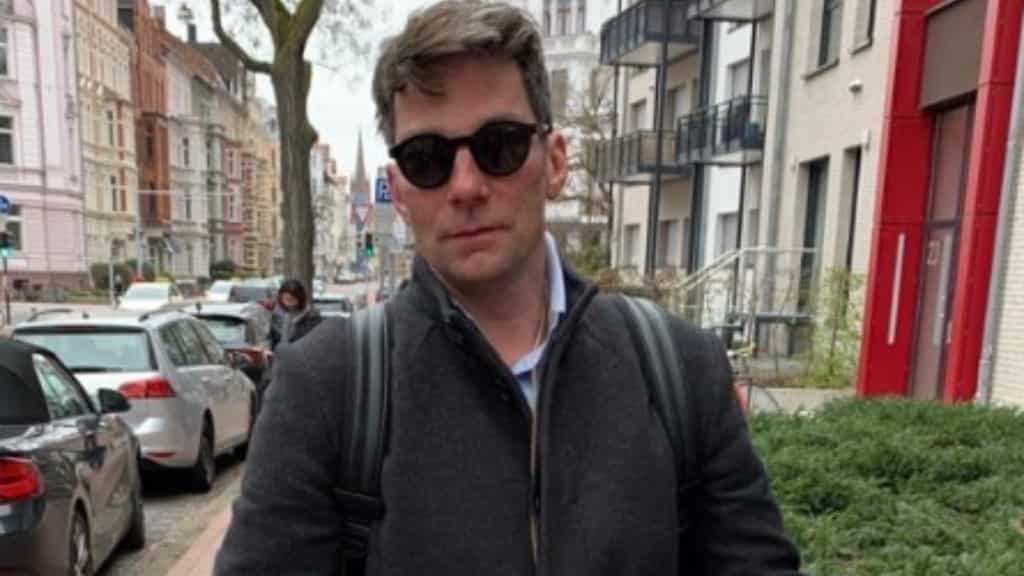 SHOCKING! Angered by review, ballet director smears critic's face with dog faeces