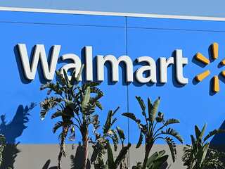 Walmart shuts U.S stores, hundreds of workers to relocate