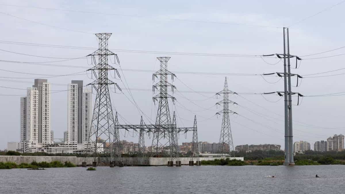 Pakistan plans to quadruple domestic coal-fired power, move away from gas Pakistan plans to quadruple domestic coal-fired power, move away from gas