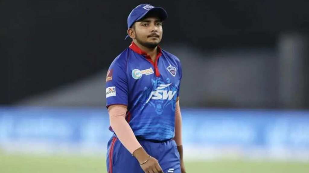 Indian cricketer Prithvi Shaw attacked in Mumbai for denying selfies