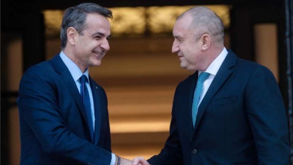 Greece and Bulgaria come together, sign energy deal to reduce dependence on Russia