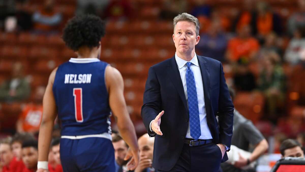 College Basketball: Richmond Spiders coach Chris Mooney to undergo heart surgery College Basketball: Richmond Spiders coach Chris Mooney to undergo heart surgery