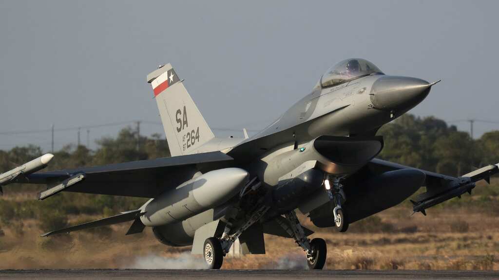 Ukraine pushes US lawmakers for F-16s; France to send ‘light tanks’ to Kyiv by ‘end of next week’