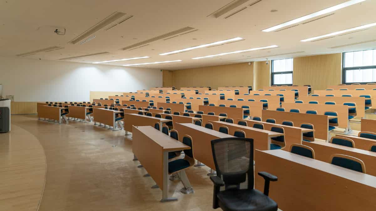 China's student slams professor for speech, says 'Don't cross-breed with Americans' China's student slams professor for speech, says 'Don't cross-breed with Americans'