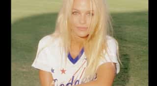 'It's fun getting old' says Pamela Anderson in new post
