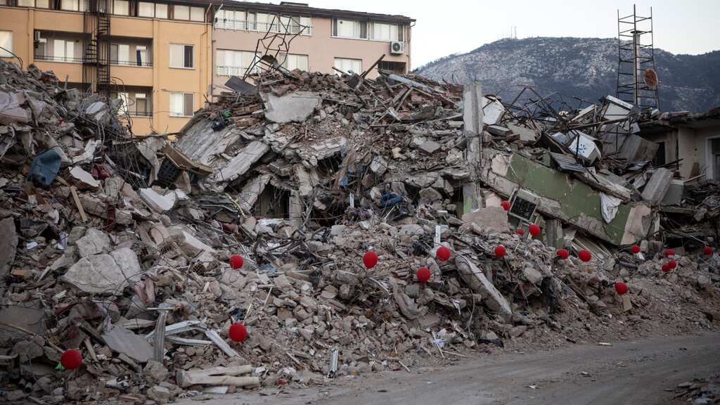 Several reported trapped under rubble after another earthquake hits Turkey; 6 dead