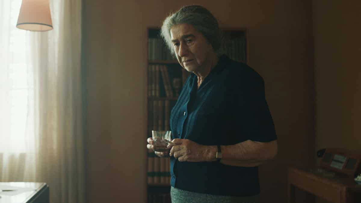 Helen Mirren compares playing Golda Meir to portraying Queen Elizabeth II