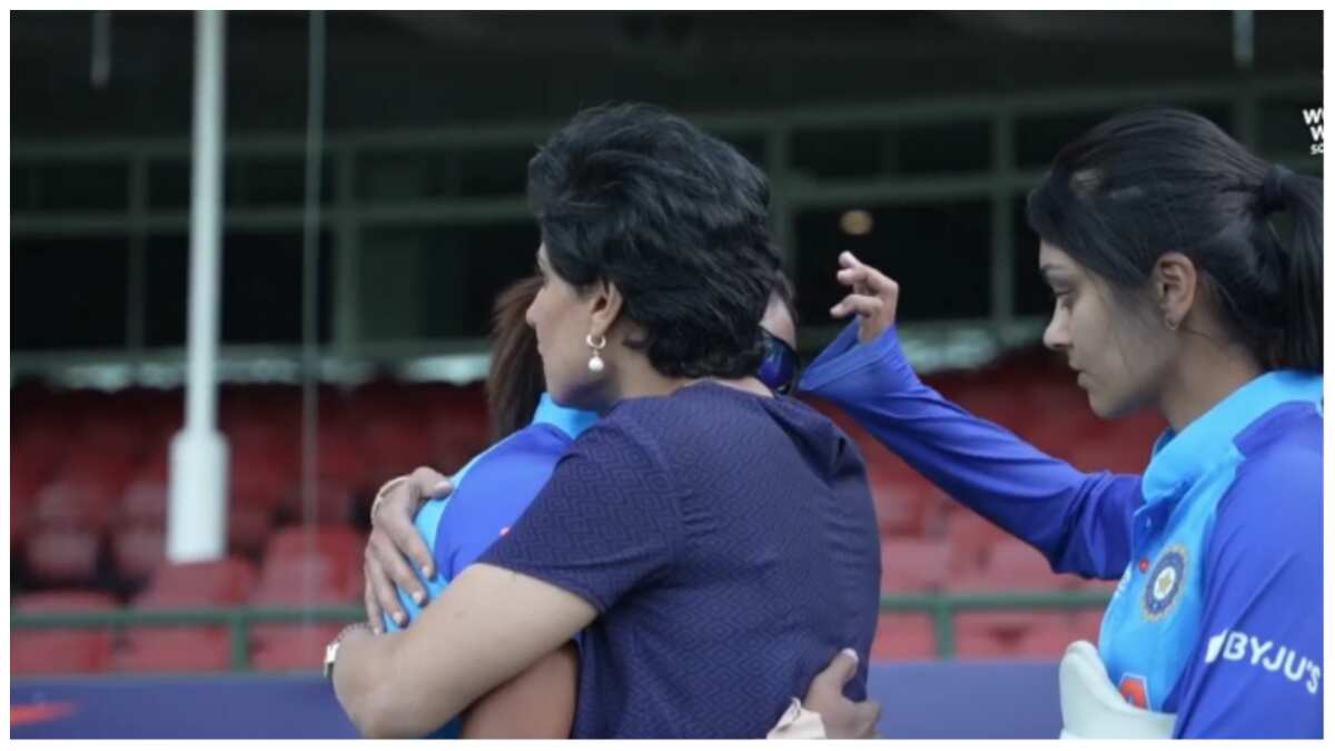 WATCH: Anjum Chopra consoles an emotional Harmanpreet Kaur after India's T20 World Cup exit WATCH: Anjum Chopra consoles an emotional Harmanpreet Kaur after India's T20 World Cup exit