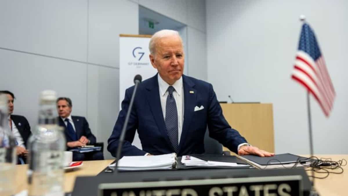 US announces new sanctions on Russian banks, defence sector, blocks semiconductor access