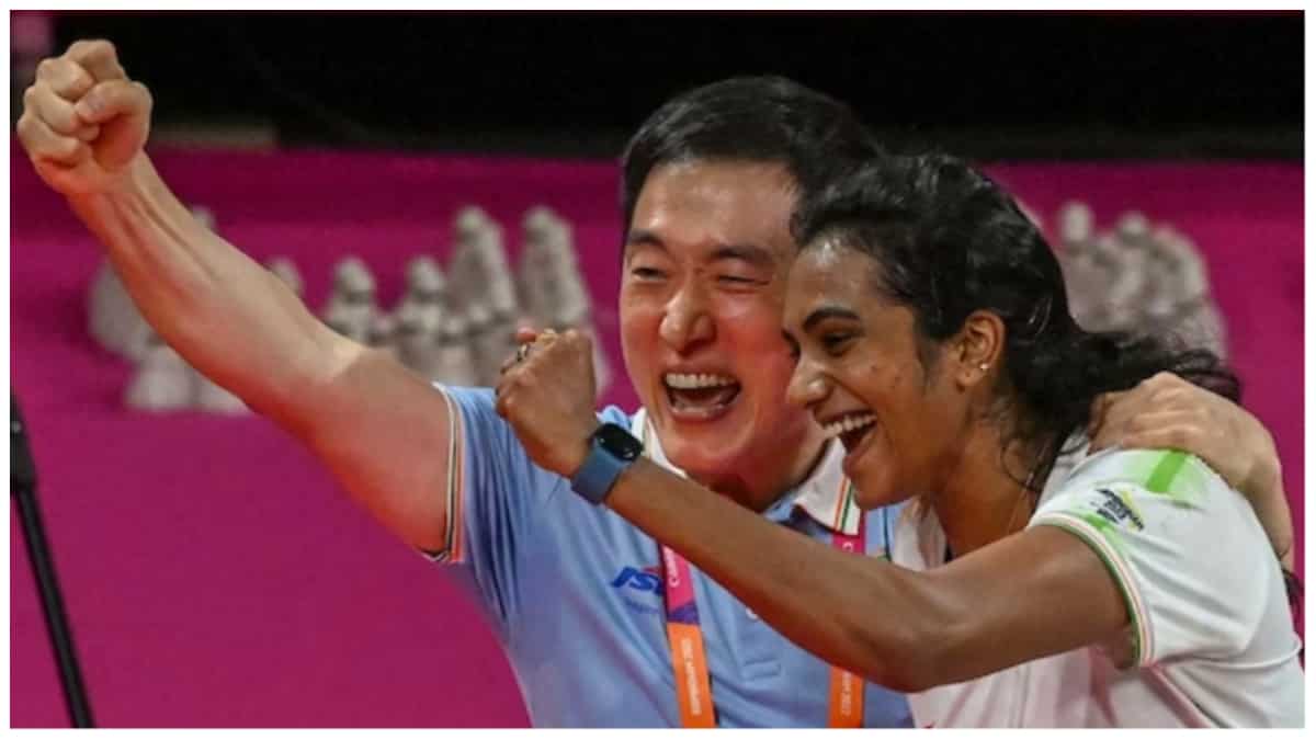 PV Sindhu parts ways with coach Park Tae-Sang, latter shares heartfelt note on Instagram PV Sindhu parts ways with coach Park Tae-Sang, latter shares heartfelt note on Instagram