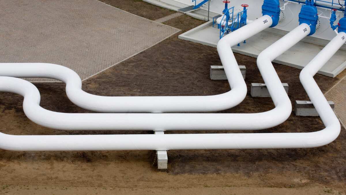 Polish energy group says Russia halted oil pipeline deliveries after Warsaw sends tanks to Kyiv Polish energy group says Russia halted oil pipeline deliveries after Warsaw sends tanks to Kyiv