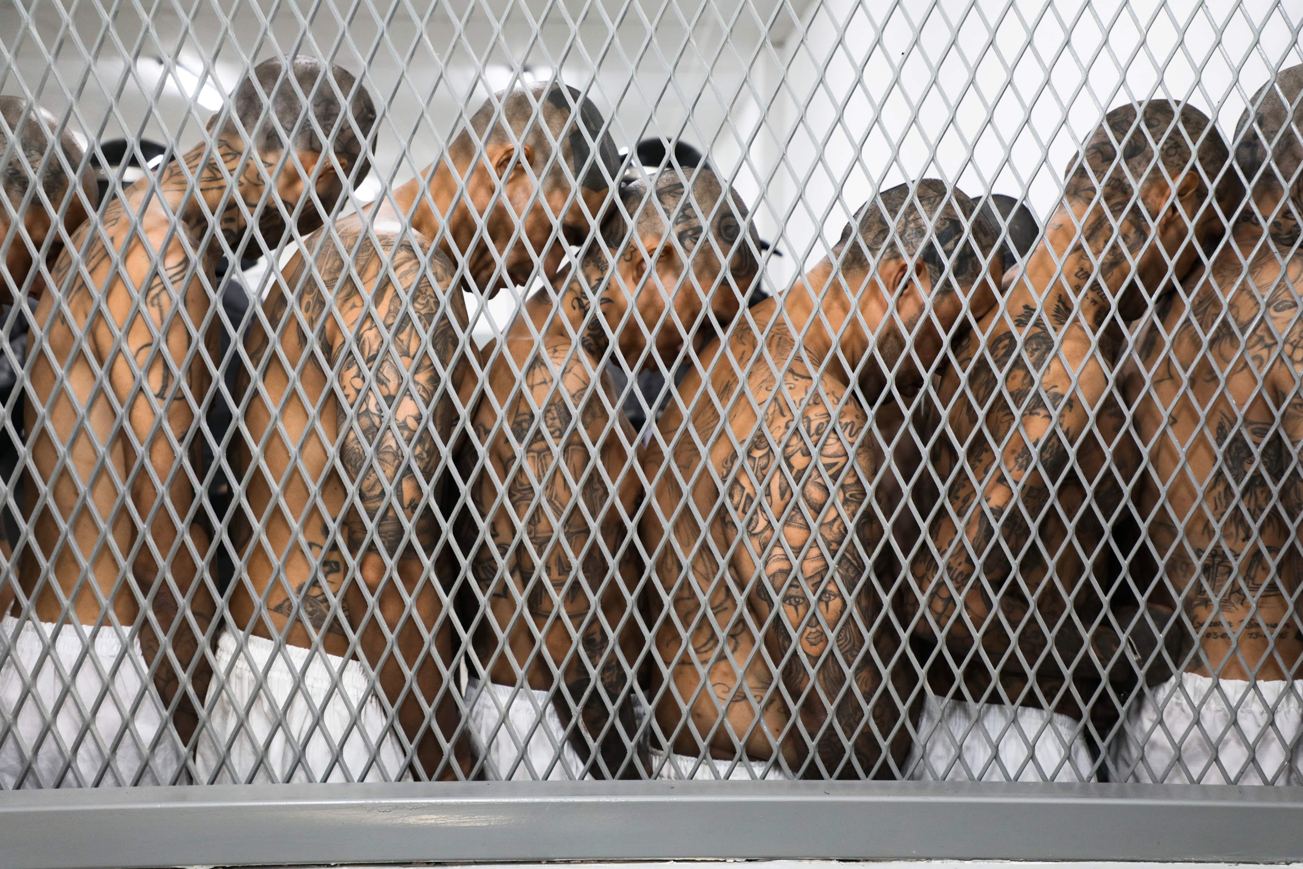 El Salvador moves 2,000 alleged gang members to ‘mega prison’