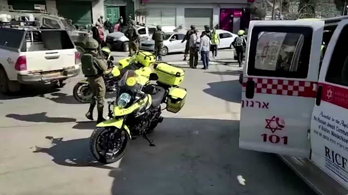 Two Israelis shot dead in West Bank in 'Palestinian terror attack ...