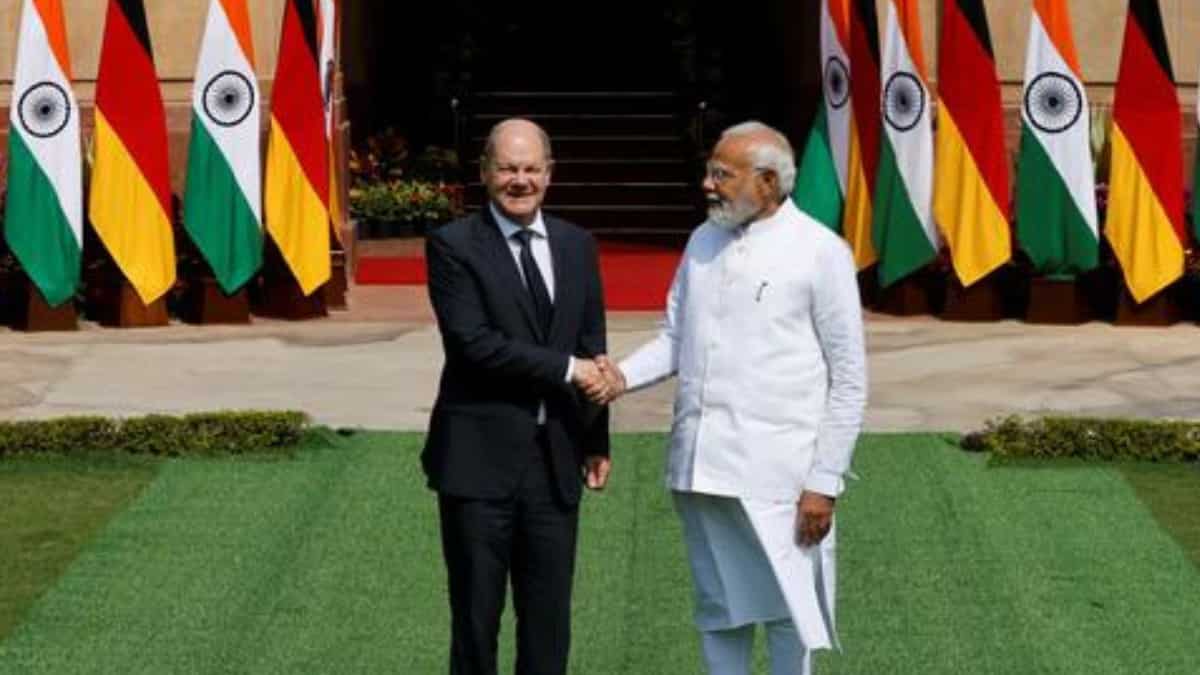 German Chancellor Scholz says will simplify issuing of visas for Indian IT workers German Chancellor Scholz says will simplify issuing of visas for Indian IT workers