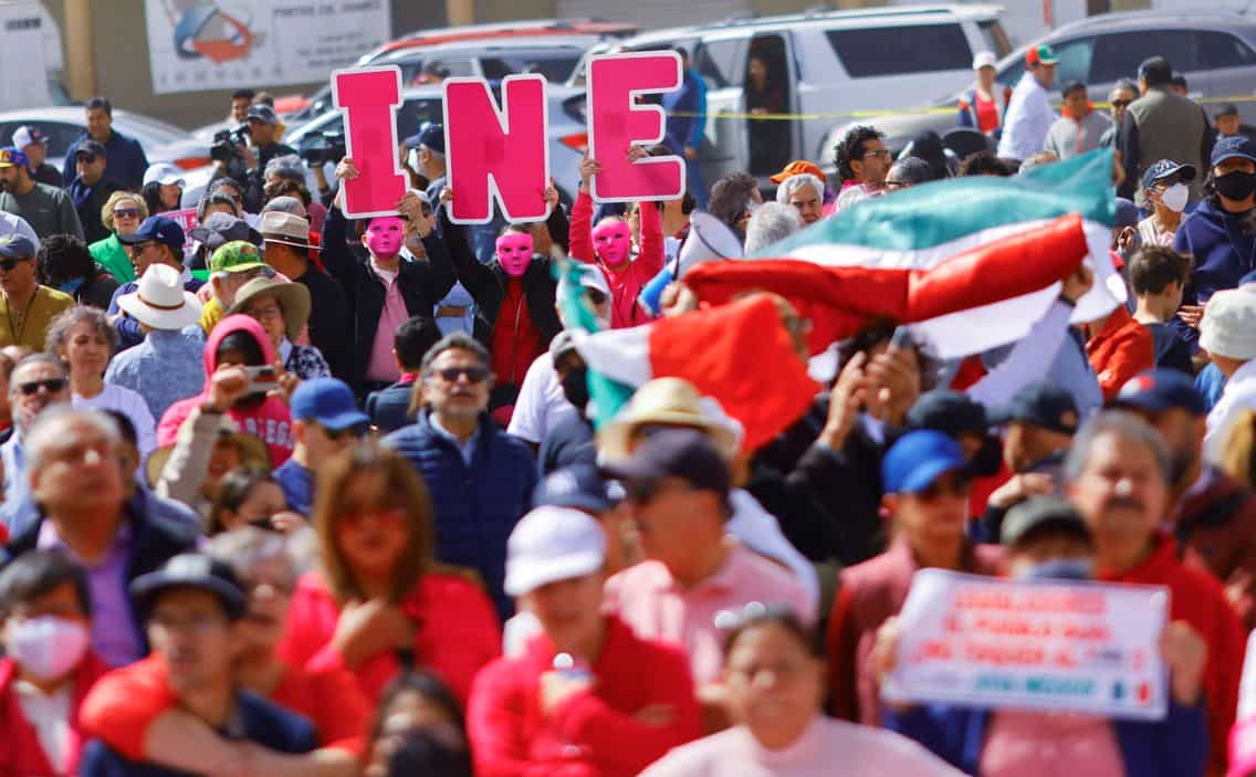 Hundreds of thousands on street