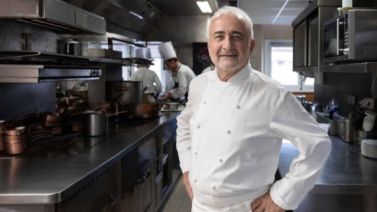 'Best chef in the world' Guy Savoy stripped of Michelin star 'Best chef in the world' Guy Savoy stripped of Michelin star