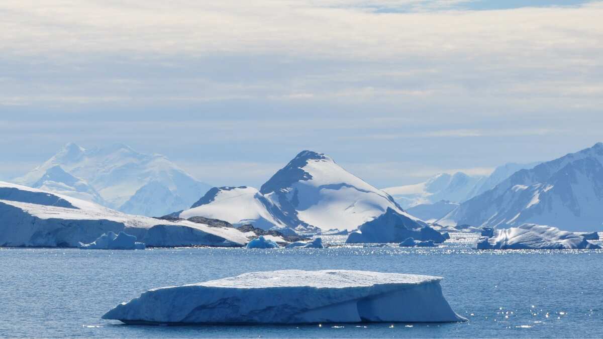 Antarctic sea ice registers record shrinking, new data shows Antarctic sea ice registers record shrinking, new data shows