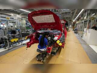 Japan: Auto, semiconductor equipment production falls