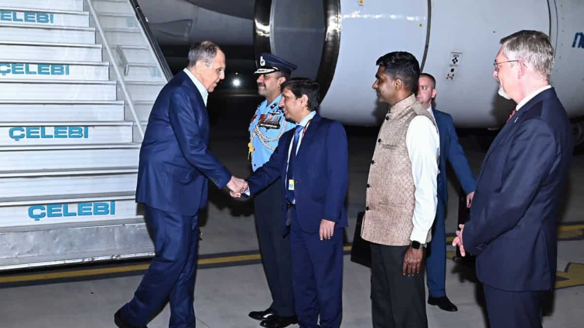 Russian Foreign Minister Lavrov reaches Indian capital for G20 foreign ministers' meet Russian Foreign Minister Lavrov reaches Indian capital for G20 foreign ministers' meet