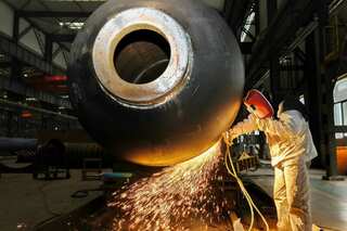 China's February manufacturing activity sees fastest growth in over a decade