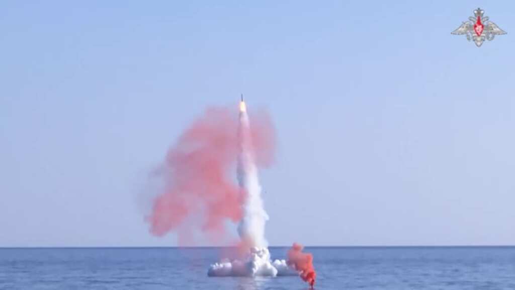 Russian submarine hits target with Kalibr cruise missile from Sea of Japan in drill
