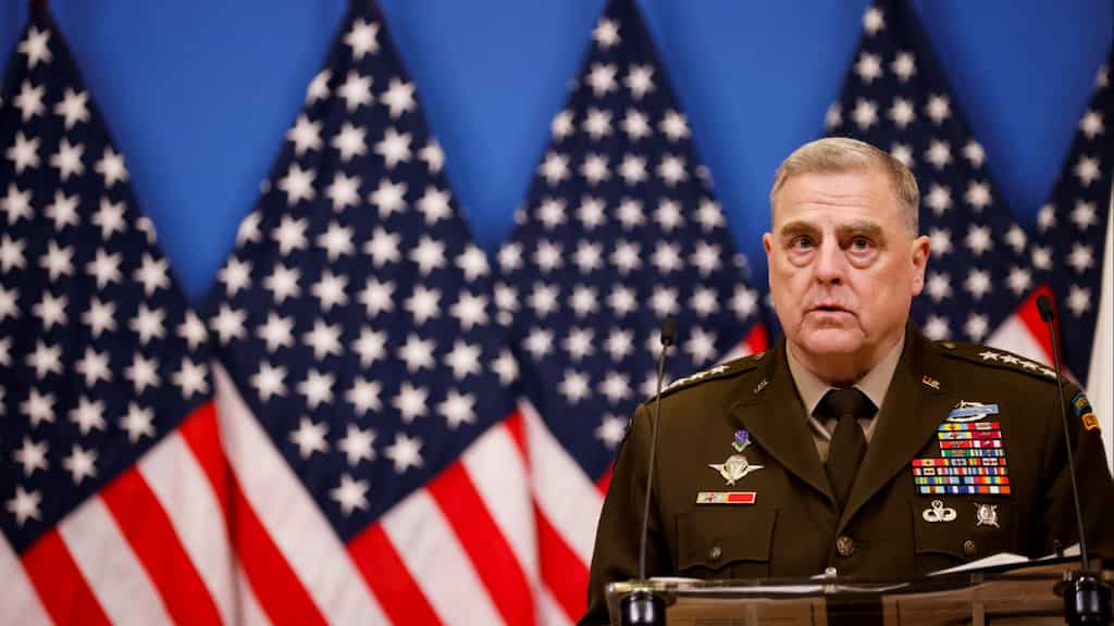 Top US general makes unannounced visit to Syria to assess situation