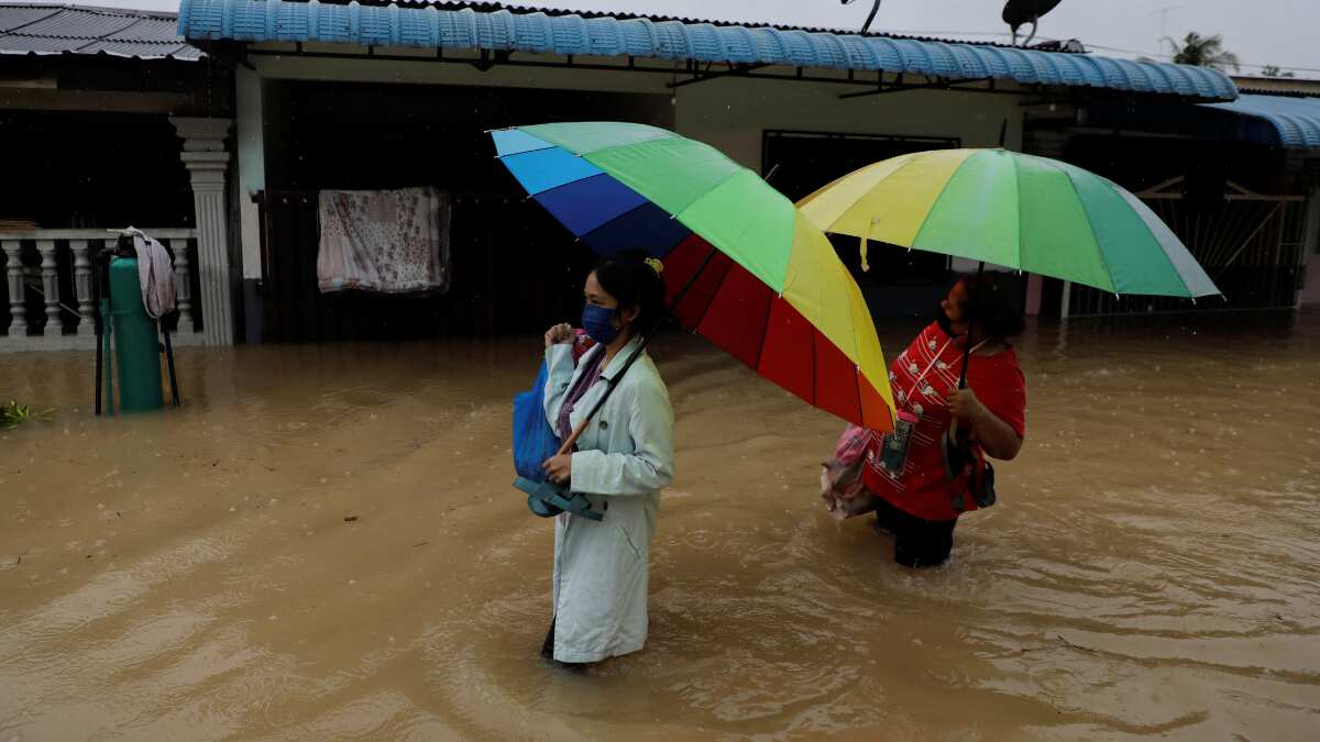 Malaysia: At least four dead, more than 40,000 evacuated amid heavy rains, floods Malaysia: At least four dead, more than 40,000 evacuated amid heavy rains, floods