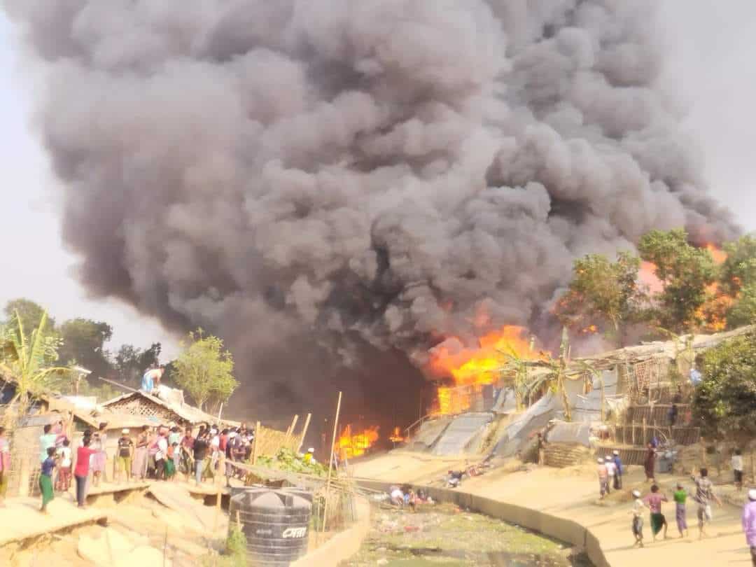 Bangladesh: Massive fire in Rohingya refugee camp in Cox's Bazar Bangladesh: Massive fire in Rohingya refugee camp in Cox's Bazar